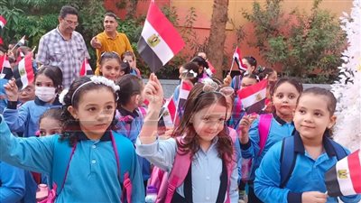 بالورود والألعاب وتوزيع البالونات والأعلام مدارس كفر الشيخ تبدأ الحصص الدراسية