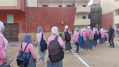 تعليم القليوبية: تسليم الكتب الدراسية للطلاب في أول يوم دراسي