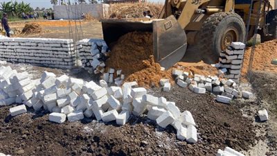 محافظ أسيوط يؤكد استمرار حملات إزالة التعديات ومنع البناء المخالف