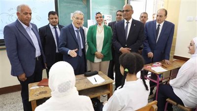 في جولته بعدد من المدارس.. محافظ المنيا يشدد على الالتزام بالإجراءات الوقائية والاحترازية