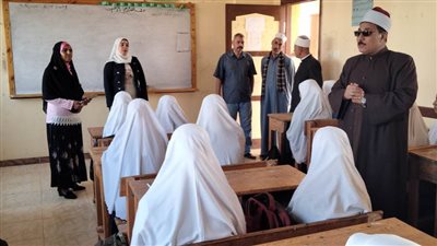 مدير إدارة طهطا الأزهرية يتابع معاهد السلام بشطورة  