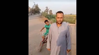 أهالى عزبة الإصلاح يناشدون المسؤولين سرعة رصف طريق برج نور العرب بالدقهلية