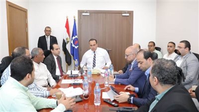 رئيس الرعاية الصحية يتفقد التشغيل التجريبي لمجمع السويس الطبي