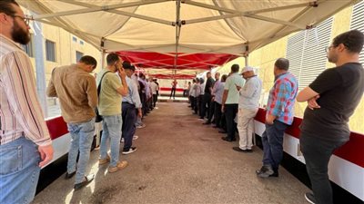 لليوم العاشر على التوالي.. توافد مواطنين على مقرات الشهر العقاري لإجراء توكيلات داعمة للرئيس السيسي