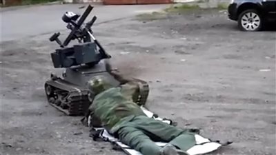 روسيا تزود روبوتين يستخدمان لإجلاء الجرحى وزرع الألغام بالذكاء الاصطناعي