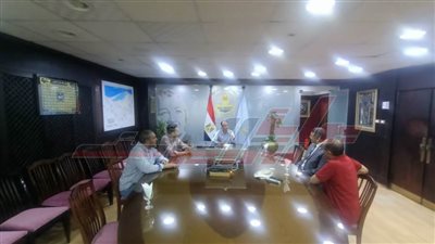 متابعة أعمال جمع وكبس قش الأرز بكفر الشيخ