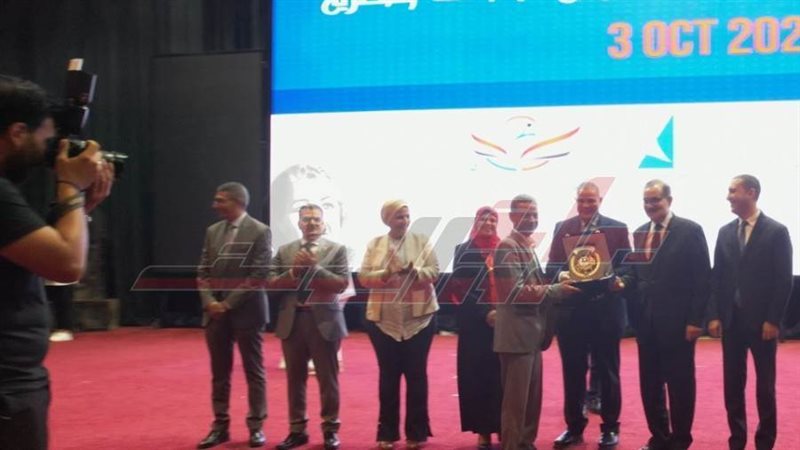 خلال التكريم