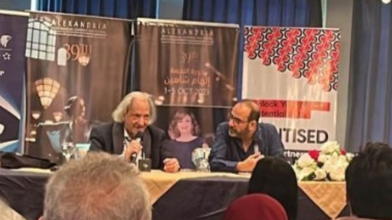 كوستاس فيروس : تأثرت