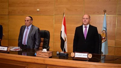 جامعة سوهاج تستضيف اللواء سمير فرج لإحياء ذكرى انتصارات أكتوبر المجيدة وتكرم قدامى المحاربين