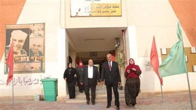 زيارة مفاجئة ومكافأة مالية لمدرسة الشعراوي الثانوية بالوادي الجديد