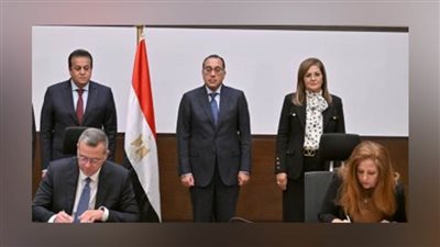 عاجل .. مدبولي يشهد توقيع بروتوكول تعاون لتنفيذ أنشطة محور التمكين الاقتصادي للسيدات 