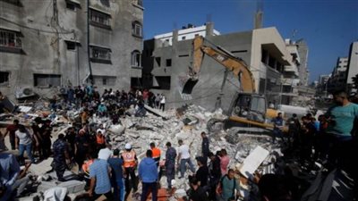 انتشال 15 شهيدًا مُعظمهم نساء وأطفال من منزل تعرض للقصف شمال قطاع غزة