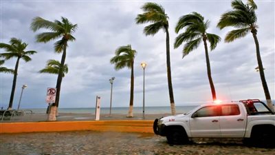 عاجل.. الإعصار الشديد الخطورة 