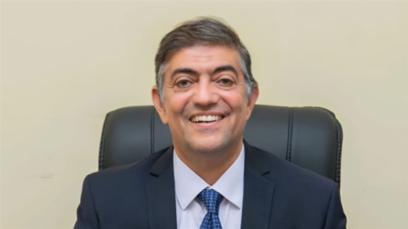 الدكتور هشام عبد