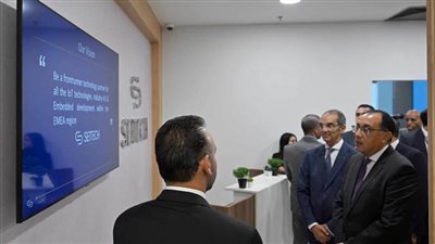 عاجل.. رئيس الوزراء يزور شركة سايتك الرائدة في تطوير الأجهزة والبرامج المدمجة لصناعة السيارات