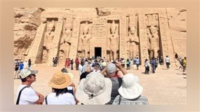 عاجل.. وصول أكثر من 8 آلاف سائح لمعبدي أبوسمبل مع بدء الموسم السياحي الجديد
