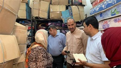 سكرتير بني سويف يتفقد مركز الإغاثة بشرق النيل