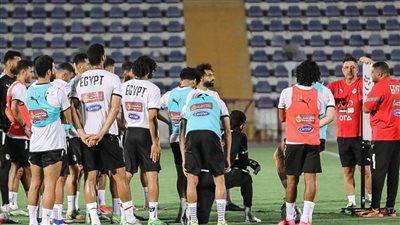 طاقم تحكيم إماراتي لإدارة لقاء مصر وزامبيا الودي غدا