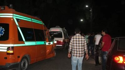 إصابة 6 أشخاص إثر انقلاب ميكروباص فى العبور