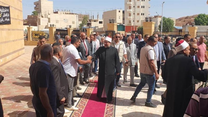 وزير الاوقاف يكرم