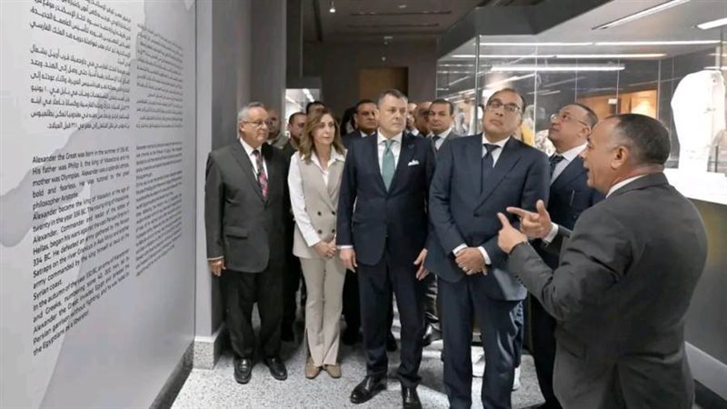 رئيس الوزراء يشهد