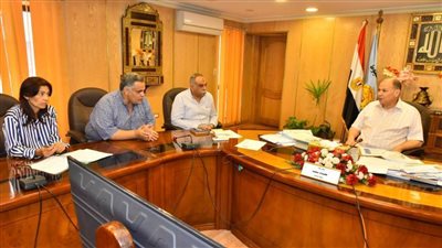 محافظ أسيوط يناقش الموقف التنفيذي لـ7 مشروعات بتكلفة 555 مليون جنيه