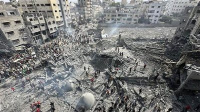 شاهدة عيان: الوضع في غزة كارثي.. هناك عائلات تم مسحها ونتعرض لإبادة جماعية