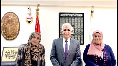 تدشين مبادرة الوعي بإنجازات الجمهورية الجديدة والتحول الرقمي بتعليم القاهرة