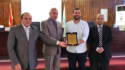 كلية الطب البيطري بسوهاج تنظم المؤتمر التعريفي الأول بمجالات الطب البيطري