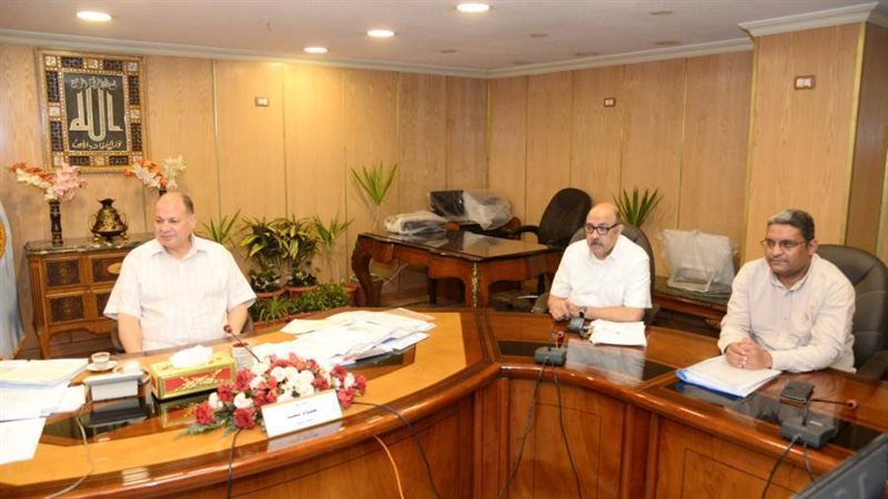 محافظ أسيوط يتابع