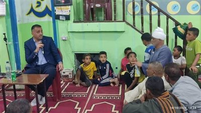 لقاءات جماهيرية بالوحدات القروية مع رئيس مركز الخارجة لبحث المشكلات وتلبية طلبات المواطنين