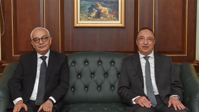 وزير التربية والتعليم يزور 