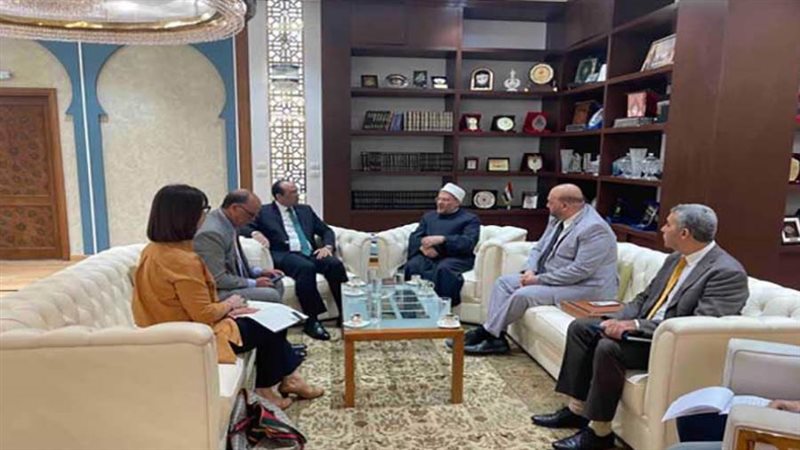 مفتي الجمهورية يلتقي