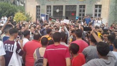 طلاب جامعة القاهرة ينظمون وقفة تضامنية داخل الحرم الجامعي