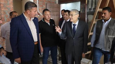 محافظ المنيا يتفقد الأعمال الإنشائية للشبكة الوطنية للطوارئ والسلامة العامة