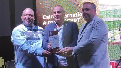 القابضة للمطارات تتسلم جائزة البيئة والتنمية المستدامة في السنغال