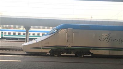 أوزبكستان تطلق قطارًا سياحيًا فاخرًا يربط بين المدن الكبرى أواخر 2026