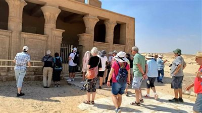 المناطق الأثرية بالمنيا تستقبل وفودا سياحية من 6 دول لزيارة المعالم السياحية
