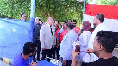 رئيس جامعة سوهاج يوجه بزيادة نقاط التبرع بالدم تضامنًا مع الشعب الفلسطيني