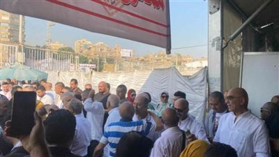 عاجل.. خناقات “بالأيدي” داخل الخيمة الانتخابية بين أنصار المرشحين