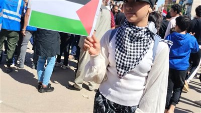 عاجل.. لافتات الدعم لفلسطين تملأ ميدان البساتين بالوادي الجديد وبدء توافد المواطنين والأطفال