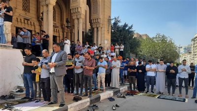 الشراقوة يؤدون صلاة الغائب على شهداء فلسطين 