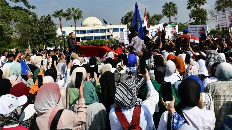 مسيرة طلابية لدعم