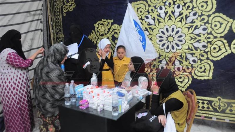 الكشف علي المواطنين