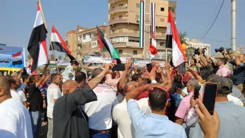 توافد المواطنين علي