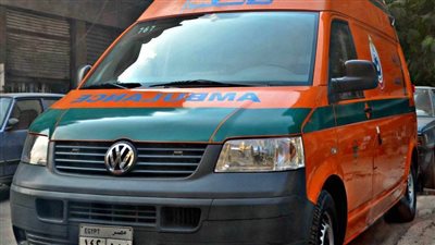 انقلاب سيارة نقل بمقطورة على طريق سوهاج البحر الأحمر