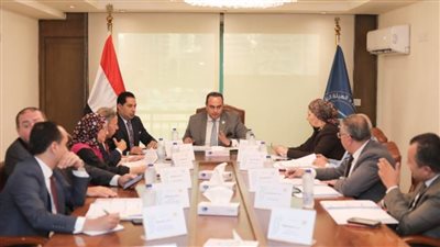 الرعاية الصحية توافق على مشروع قرار حوافز إضافية للعاملين بالمناطق النائية