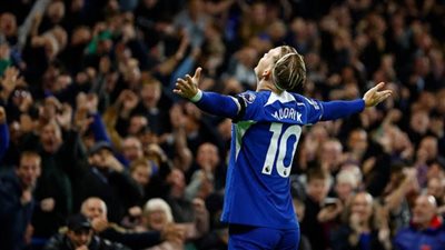 أرسنال يعبر بصعوبة من فخ تشيلسي في البريميرليج