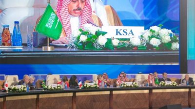 وزير الخارجية السعودي يؤكد أهمية الوقف الفوري للتصعيد العسكري وإغاثة المتضررين في غزة