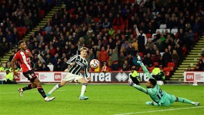 مانشستر يونايتد يهرب من السقوط بفوز صعب على شيفيلد يونايتد في البريميرليج